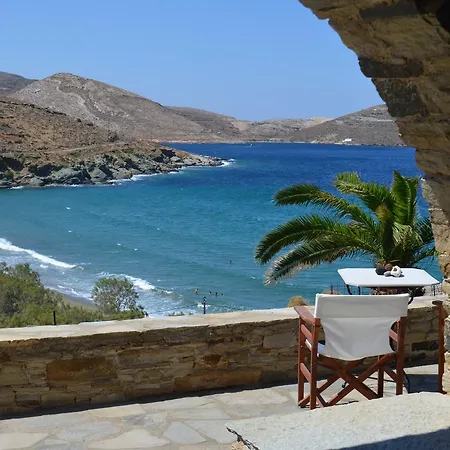 Parodosiako Diamerisma Rochari Platia (Tinos)
