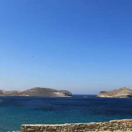 Parodosiako Diamerisma Rochari * Platia (Tinos)